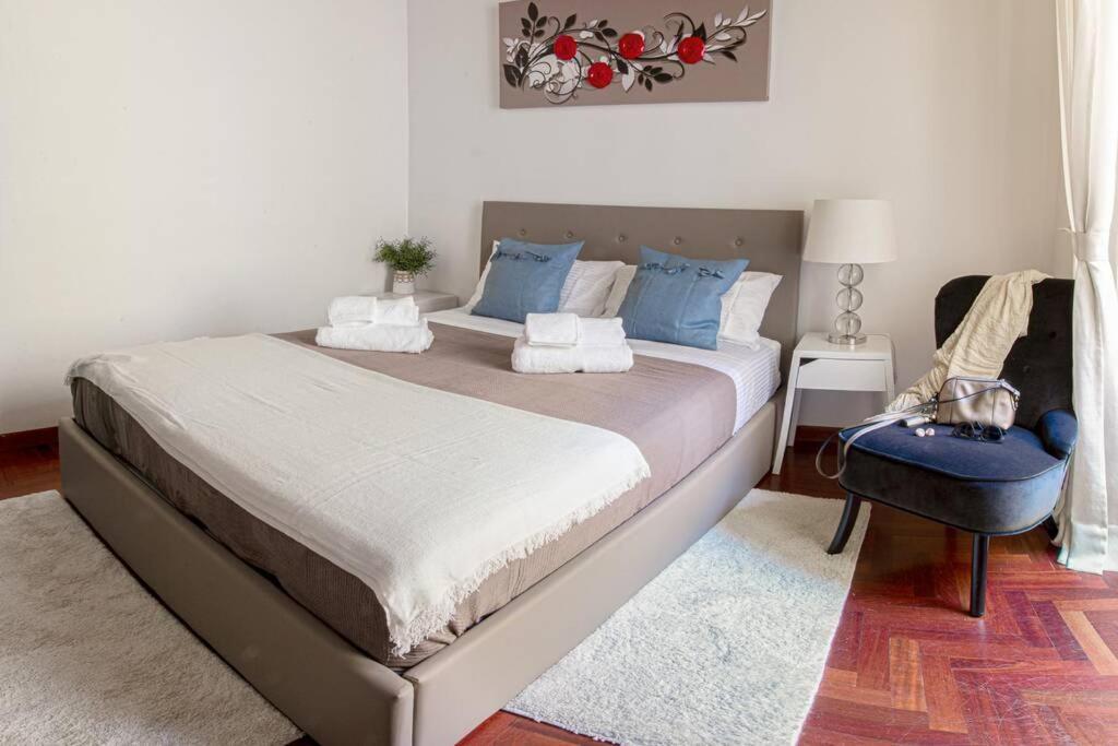 Chiara's Place At Pantheon - Your In Apartamento